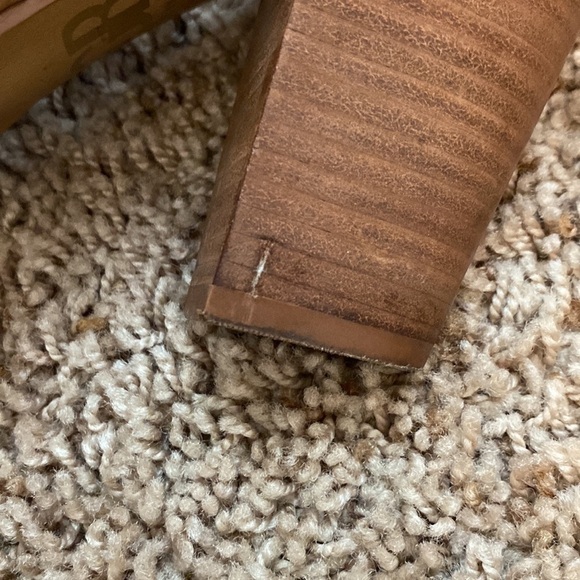 Gianni Bini “Heart Braker” Caged Leather Heels - Picture 3 of 10